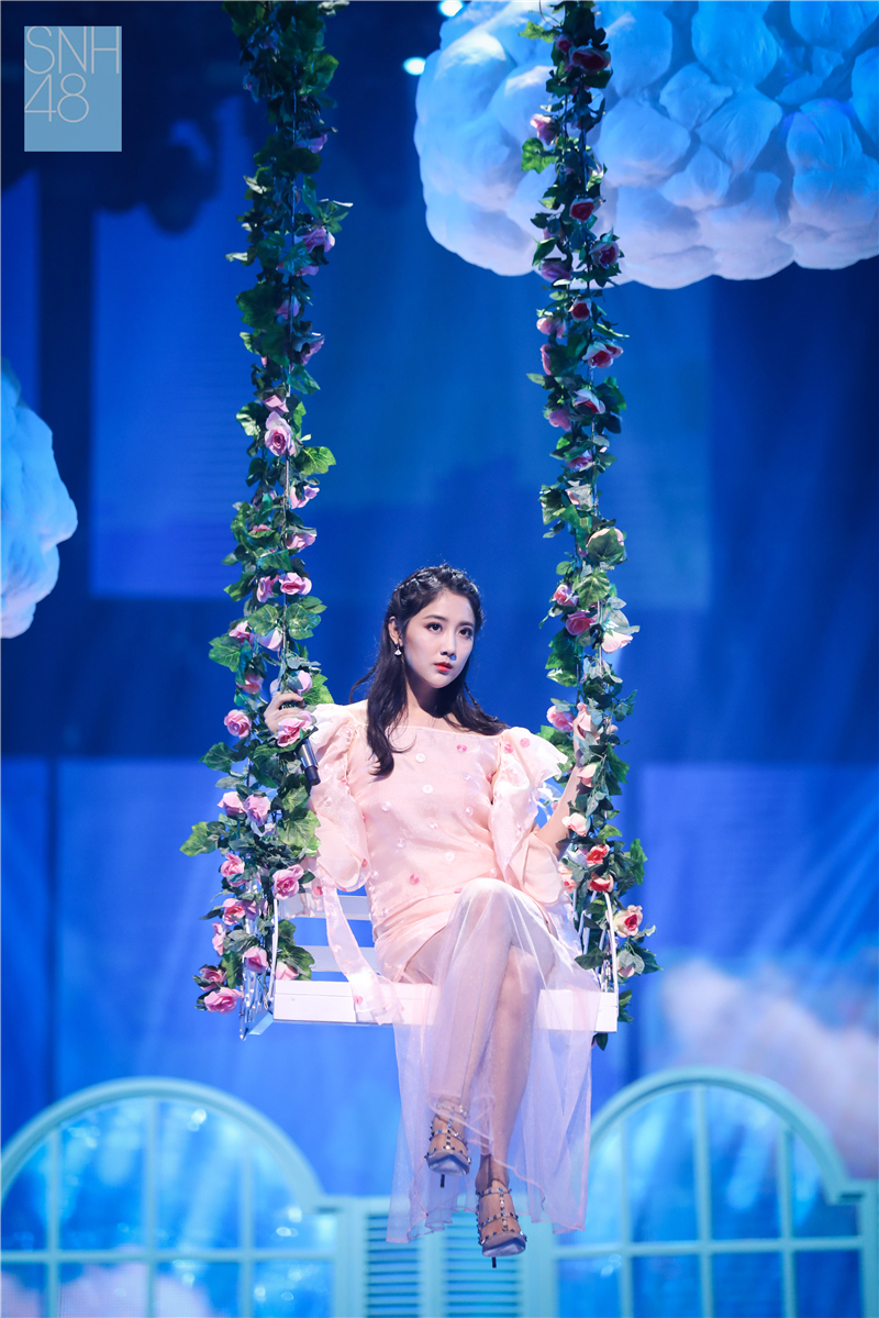 SNH48李艺彤携首张个人EP《那好吧》初登《中国音乐公告牌》　