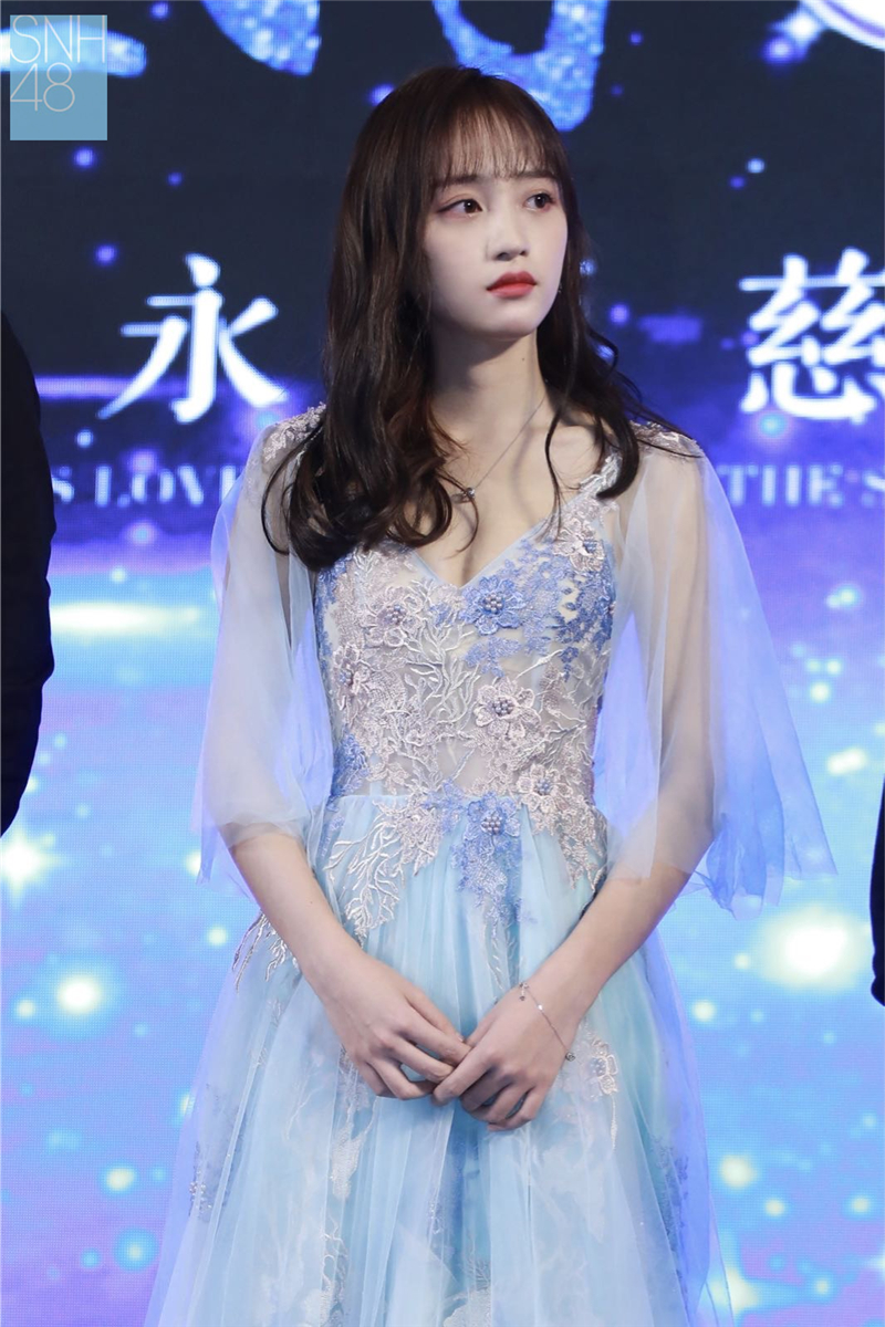 SNH48黄婷婷牵手雅诗兰黛集团 成为倩碧白色iD大使